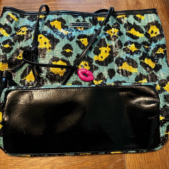 Betsey Johnson Green Animal Print Large Bag NEW With Duster - Picture 12 of 13